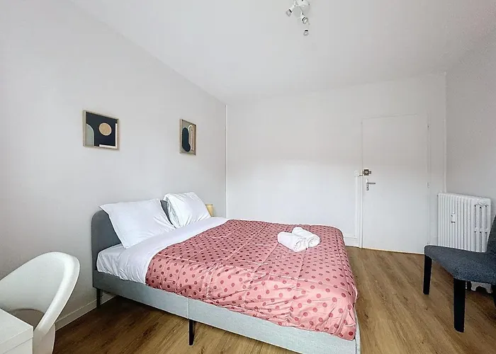 Neuf, 4 ,spacieux Tv-wifi Lägenhet *