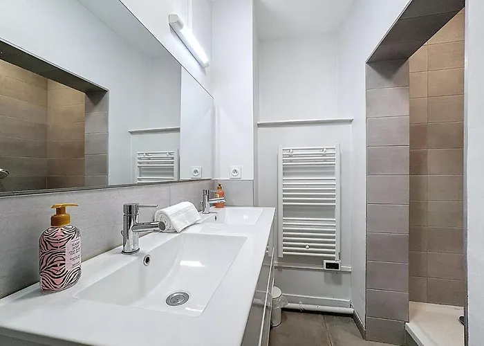 Neuf, 4 ,spacieux Tv-wifi Апартаменты Клермон-Ферран